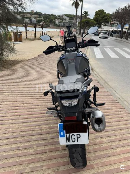 Suzuki V-Strom 1050 - Vista 3
