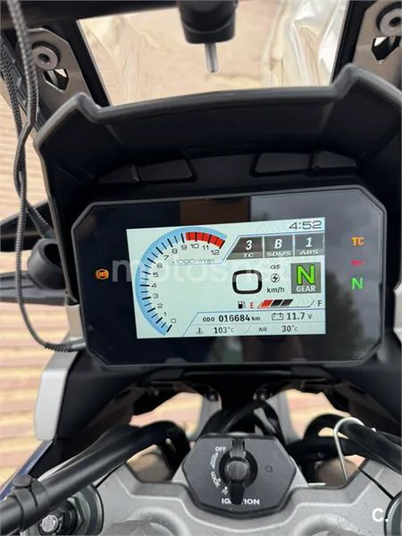 Suzuki V-Strom 1050 - Vista 4