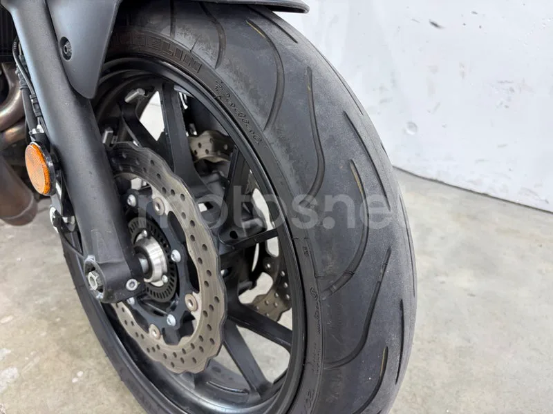Yamaha Tracer 7 - Vista 16