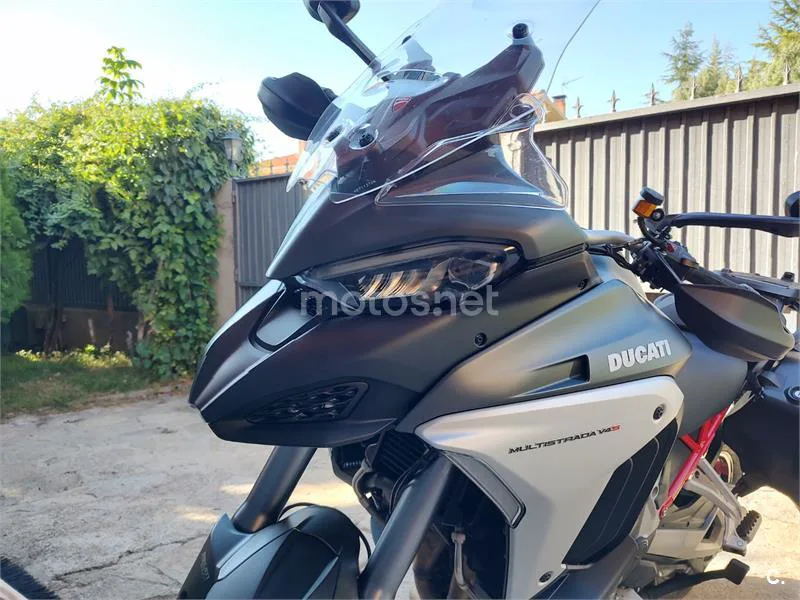Ducati Multistrada V4 - Vista 3