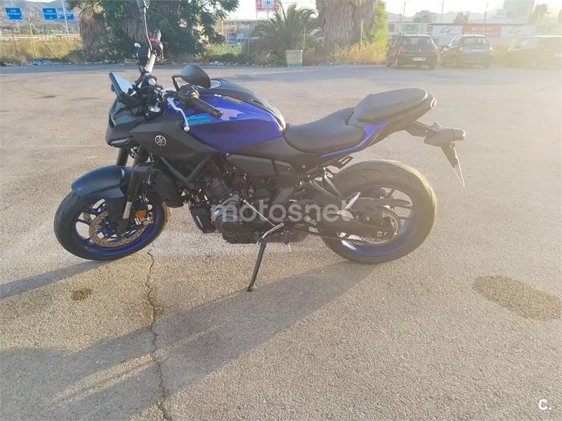 Yamaha MT-07 - Vista 12