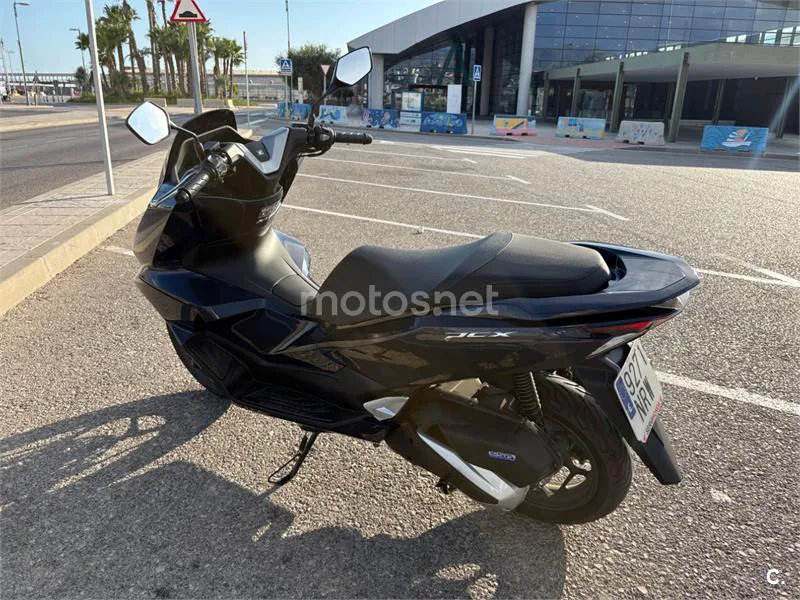 Honda PCX125 - Vista 6