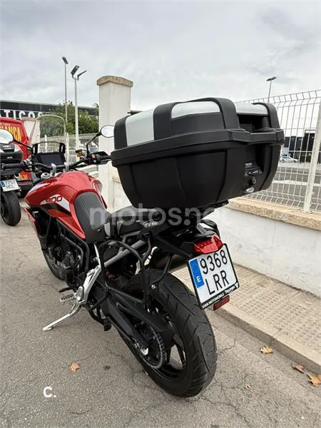 Triumph Tiger 900 - Vista 3