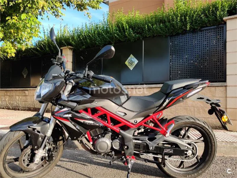 Benelli BN 125 - Vista 3