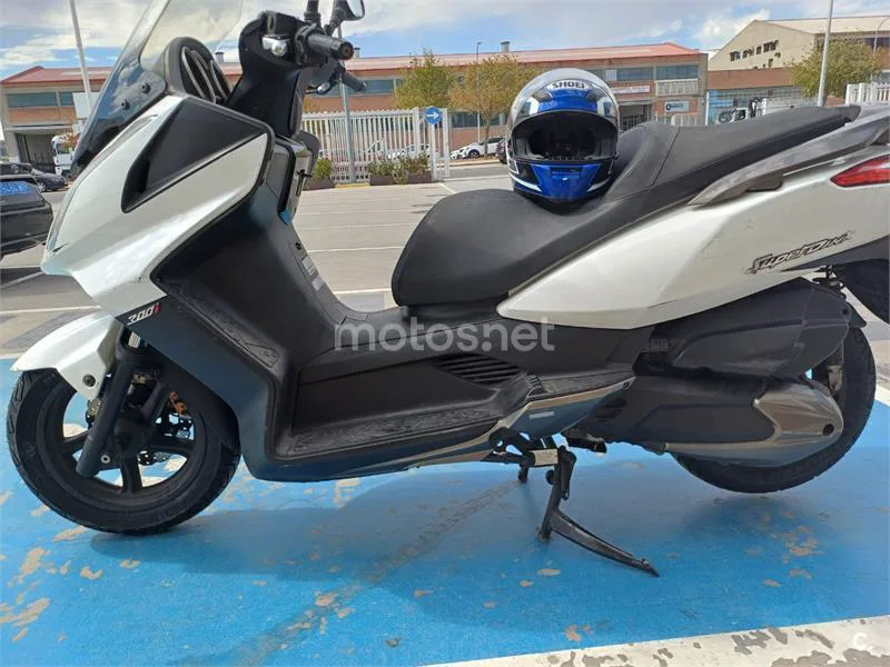 Kymco Super Dink 300 - Vista 4