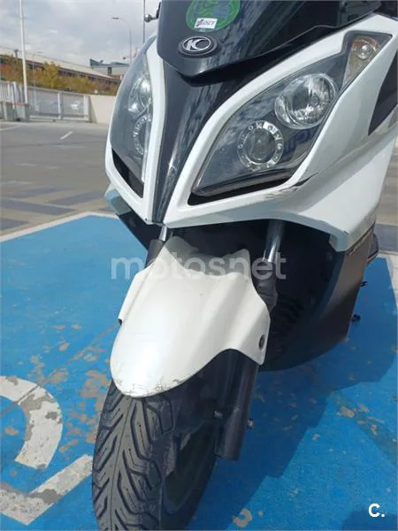 Kymco Super Dink 300 - Vista 5