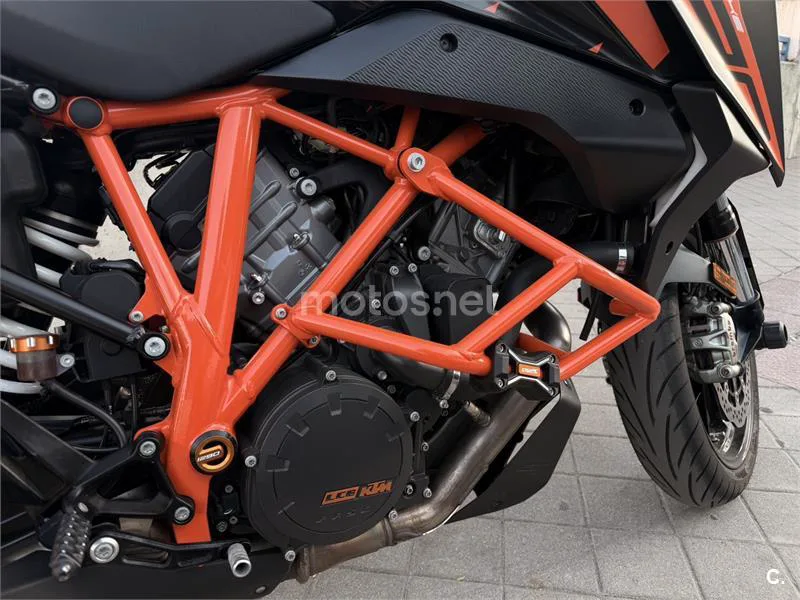 KTM 1290 Super Duke GT - Vista 6