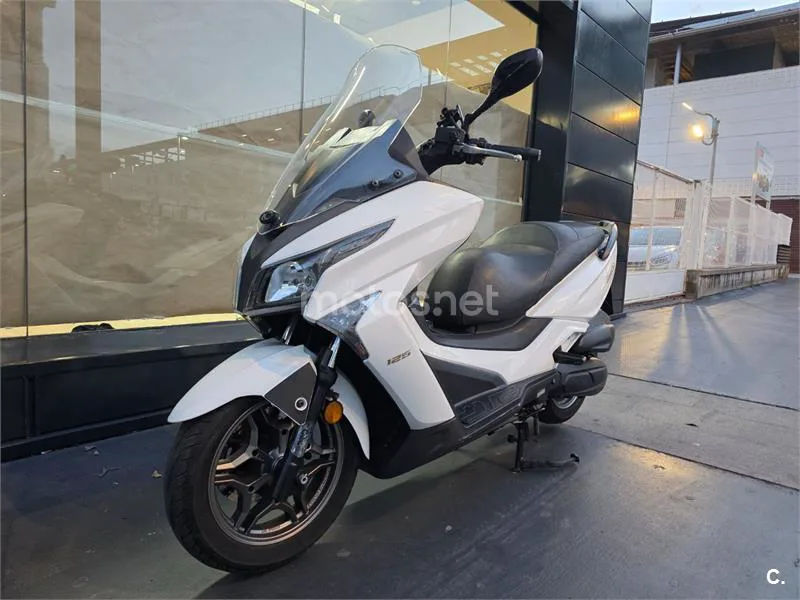 Kymco Grand Dink 125 - Vista 3
