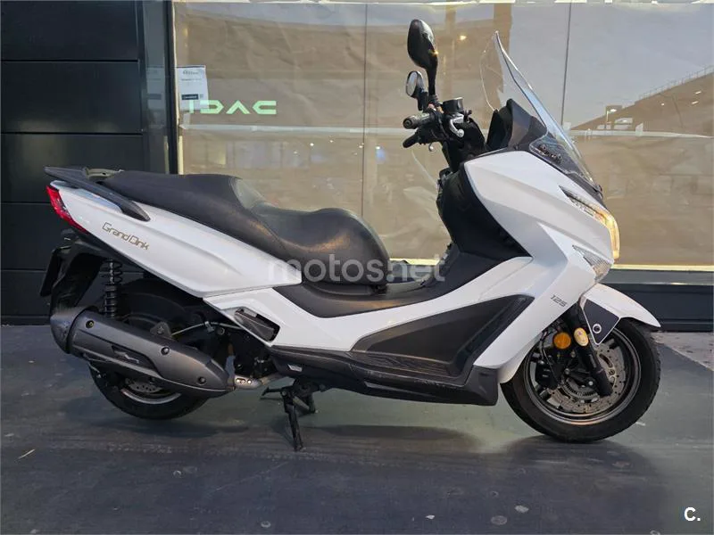 Kymco Grand Dink 125 - Vista 5
