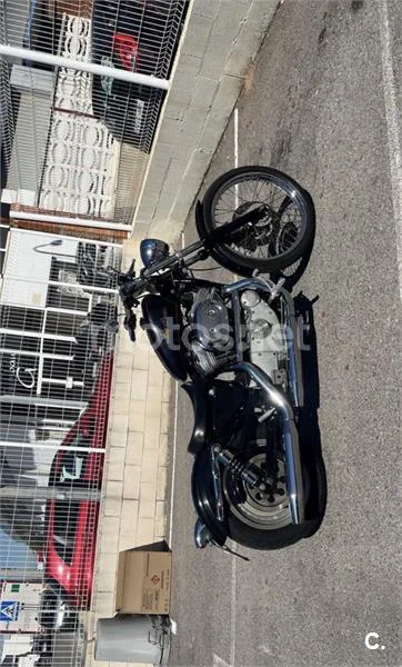 Harley-Davidson Sportster 883 - Vista 8