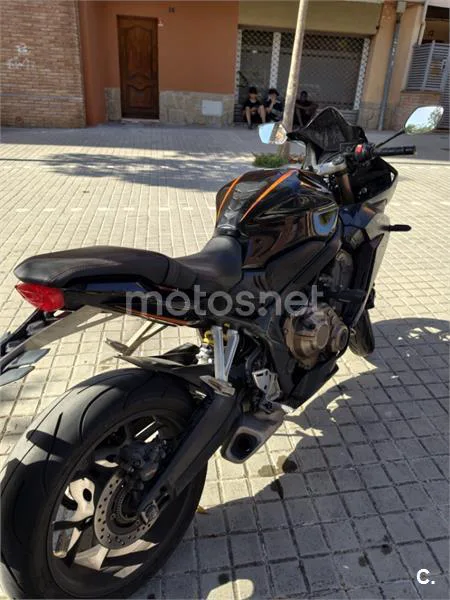 Honda CBR650R - Vista 3