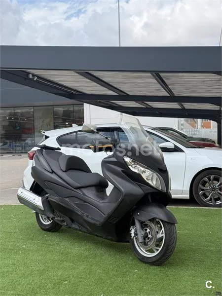 Suzuki Burgman 400 1900 € 2007 Valencia - 1