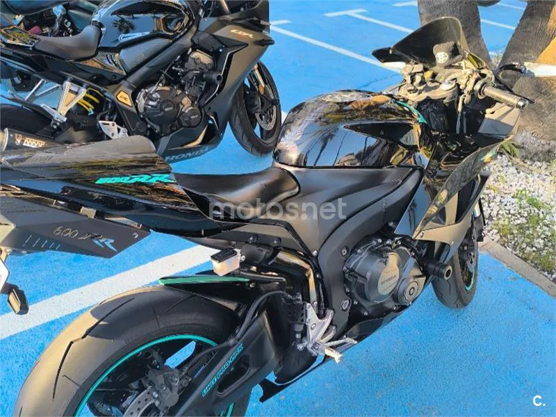 Honda CBR600RR - Vista 3