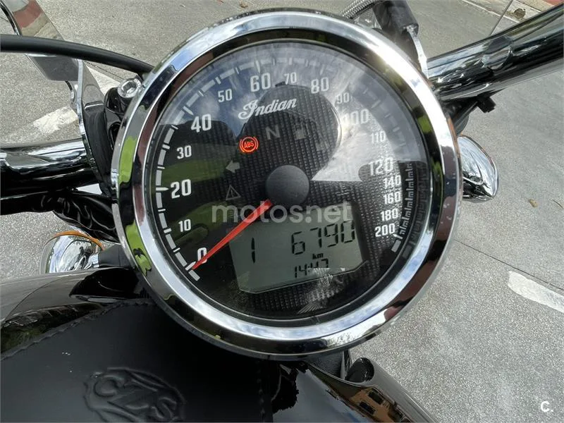 Indian Scout - Vista 16