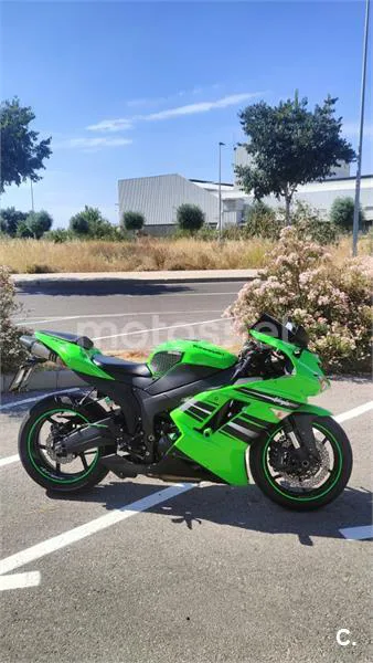 Kawasaki Ninja ZX-6R - Vista 11