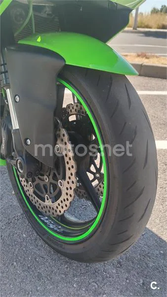 Kawasaki Ninja ZX-6R - Vista 3