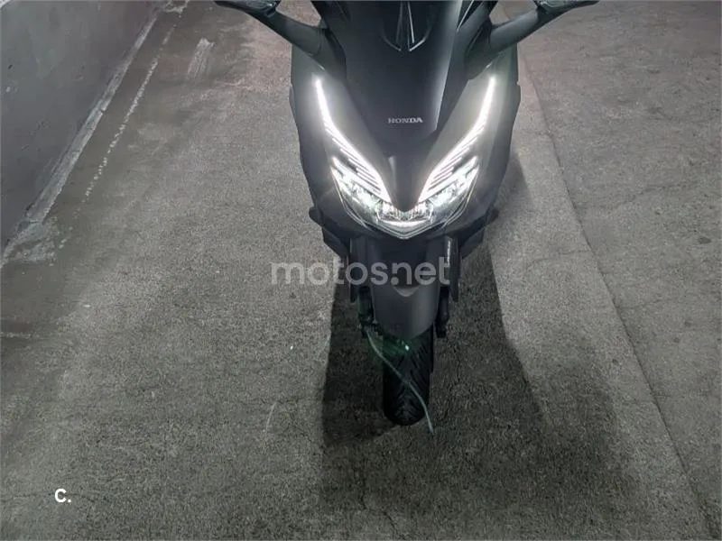 Honda Forza 125 - Vista 3