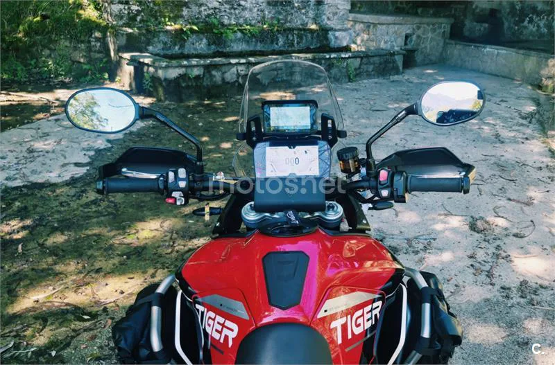 Triumph Tiger 900 - Vista 7