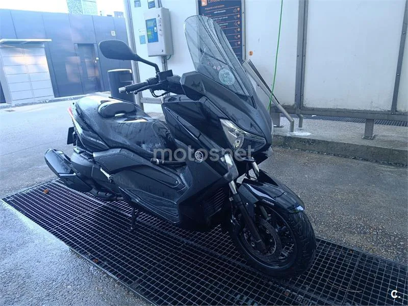 Yamaha XMAX 400 - Vista 3