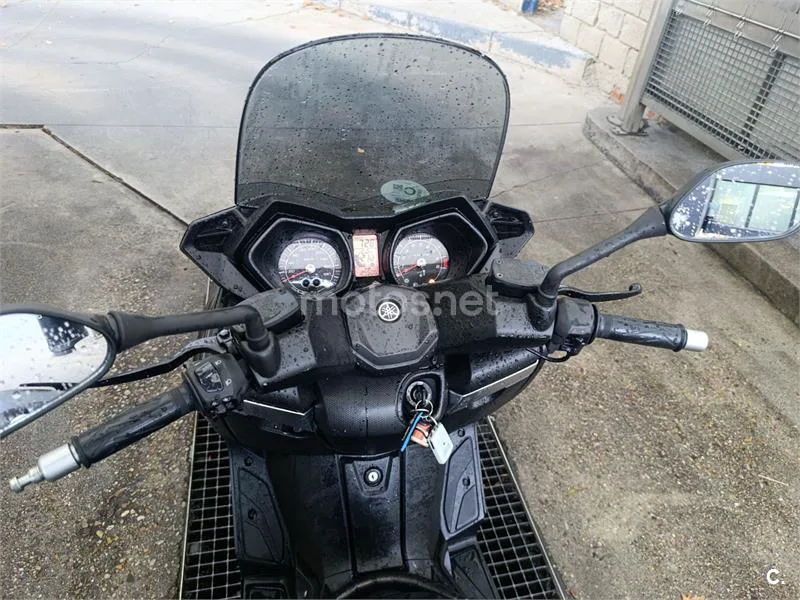 Yamaha XMAX 400 - Vista 7
