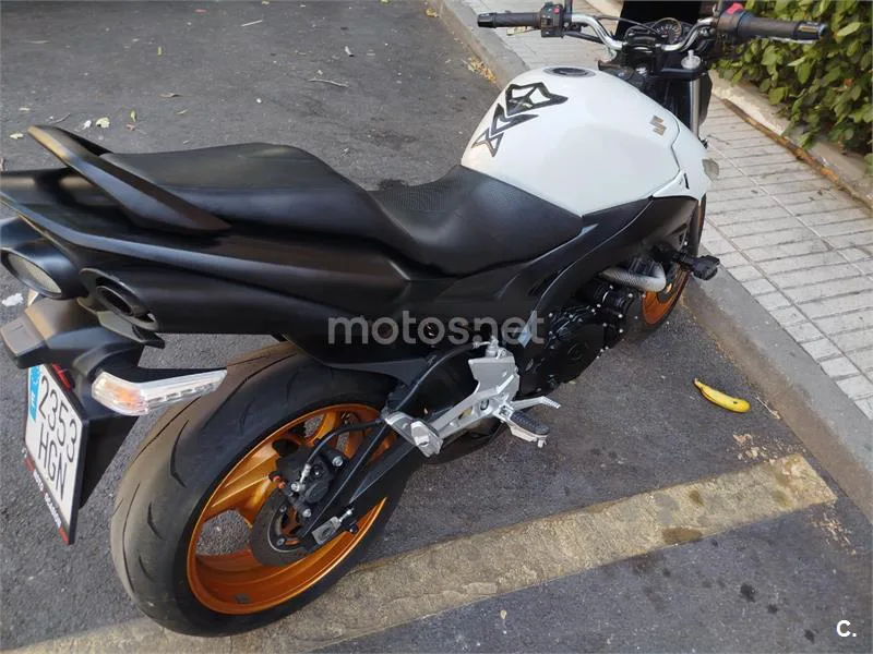 Suzuki GSR600 - Vista 19