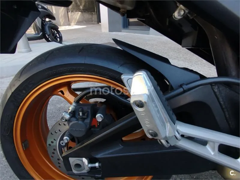 Suzuki GSR600 - Vista 5