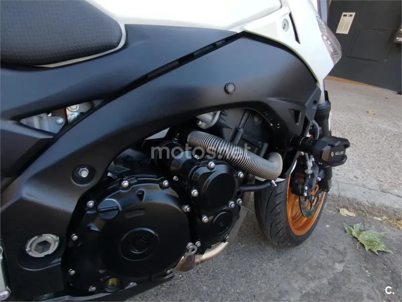 Suzuki GSR600 - Vista 6