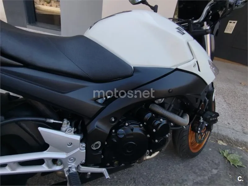 Suzuki GSR600 - Vista 7