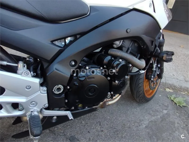 Suzuki GSR600 - Vista 8