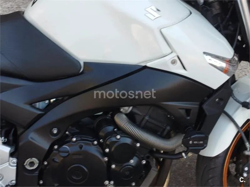 Suzuki GSR600 - Vista 10