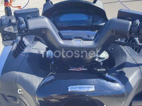 Honda Integra 750 S - Vista 11