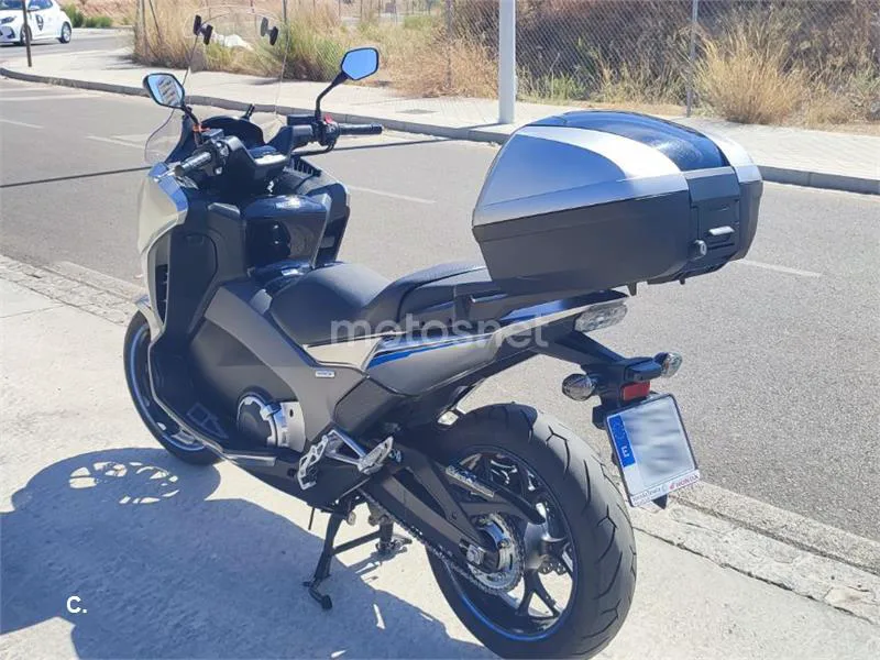 Honda Integra 750 S - Vista 3