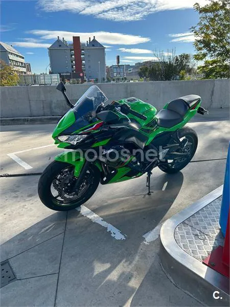 Kawasaki Ninja 650 - Vista 3