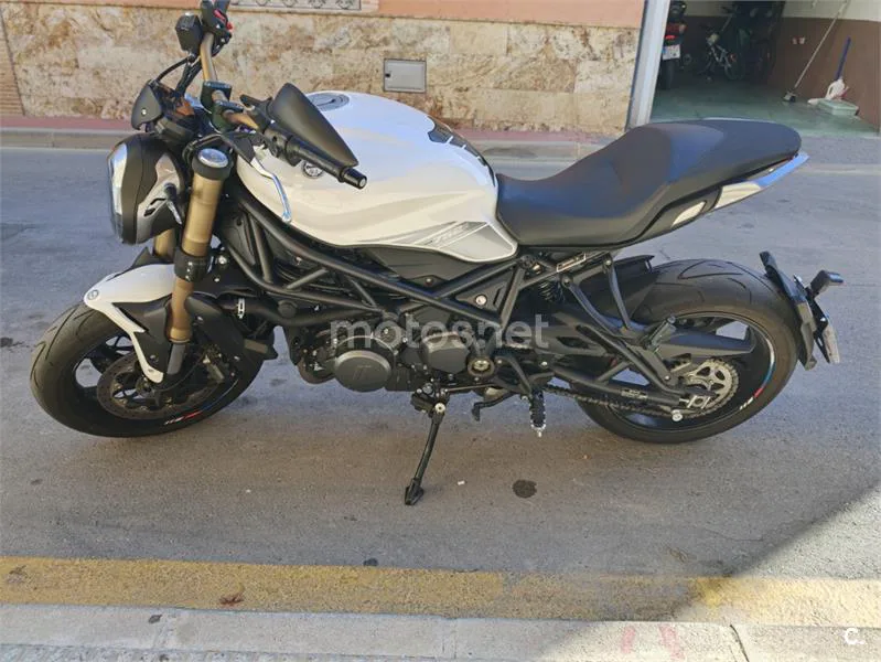 Benelli 752 S - Vista 3