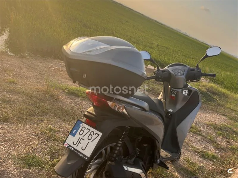 Honda SH125i - Vista 3