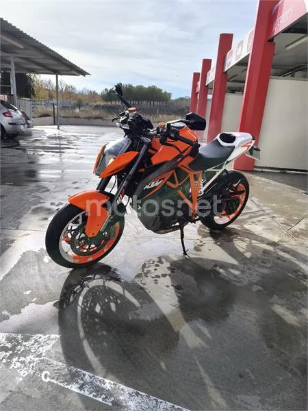 KTM 1290 Super Duke R - Vista 4