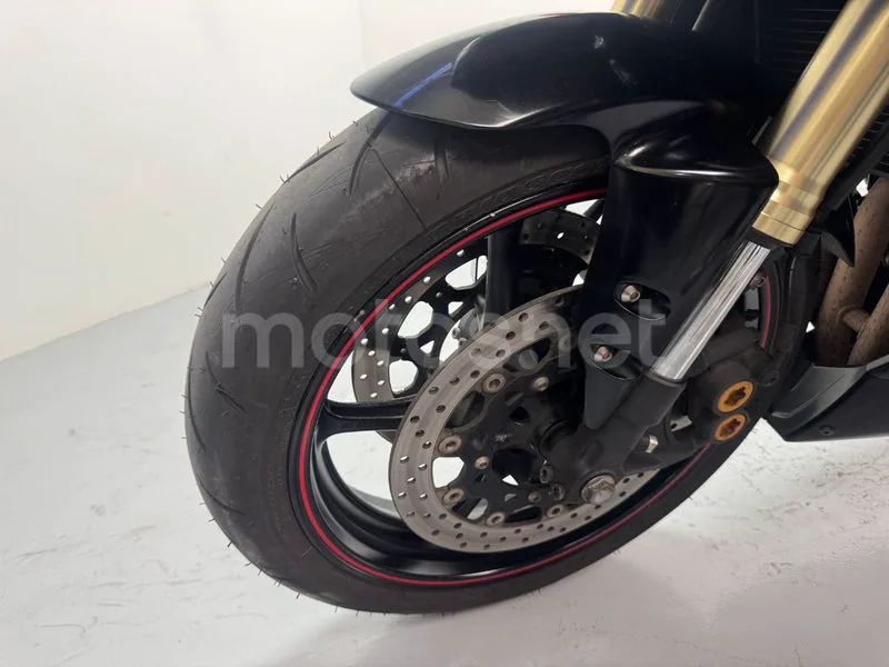 Yamaha YZF-R6 - Vista 15
