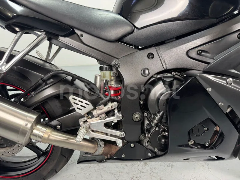 Yamaha YZF-R6 - Vista 20