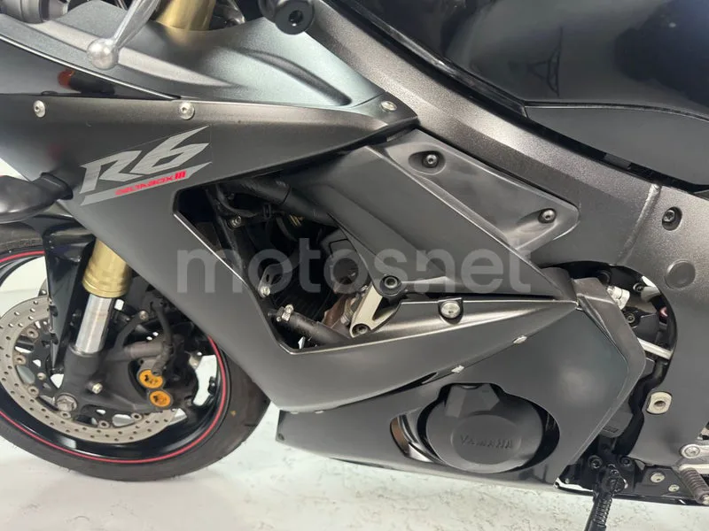 Yamaha YZF-R6 - Vista 6