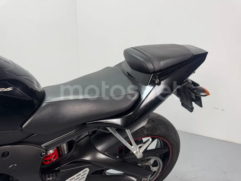 Yamaha YZF-R6 - Vista 8