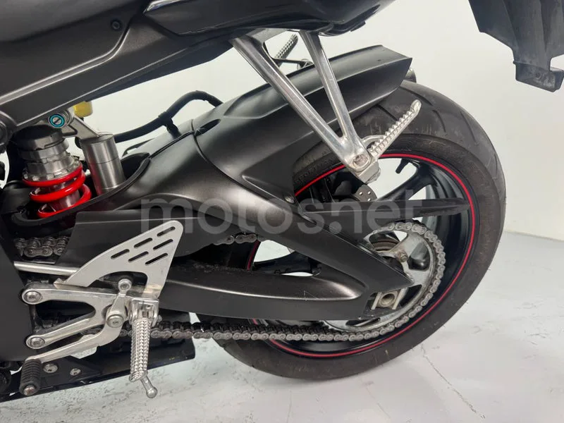 Yamaha YZF-R6 - Vista 9
