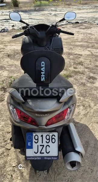 Suzuki Burgman 125 - Vista 9