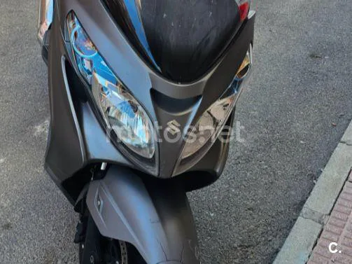 Suzuki Burgman 400 - Vista 9