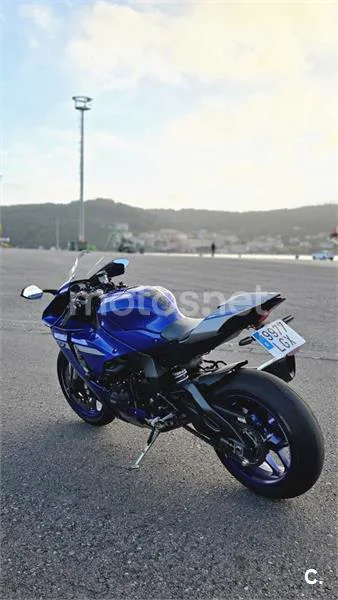 Yamaha YZF-R1 - Vista 3
