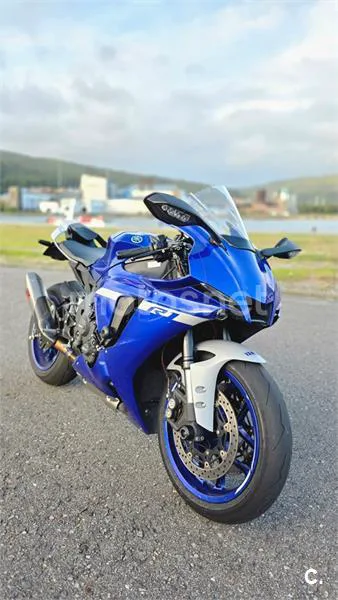 Yamaha YZF-R1 - Vista 4