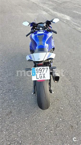 Yamaha YZF-R1 - Vista 6