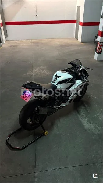 Yamaha YZF-R6 - Vista 9
