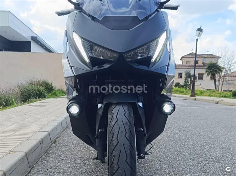 Honda Forza 750 - Vista 4