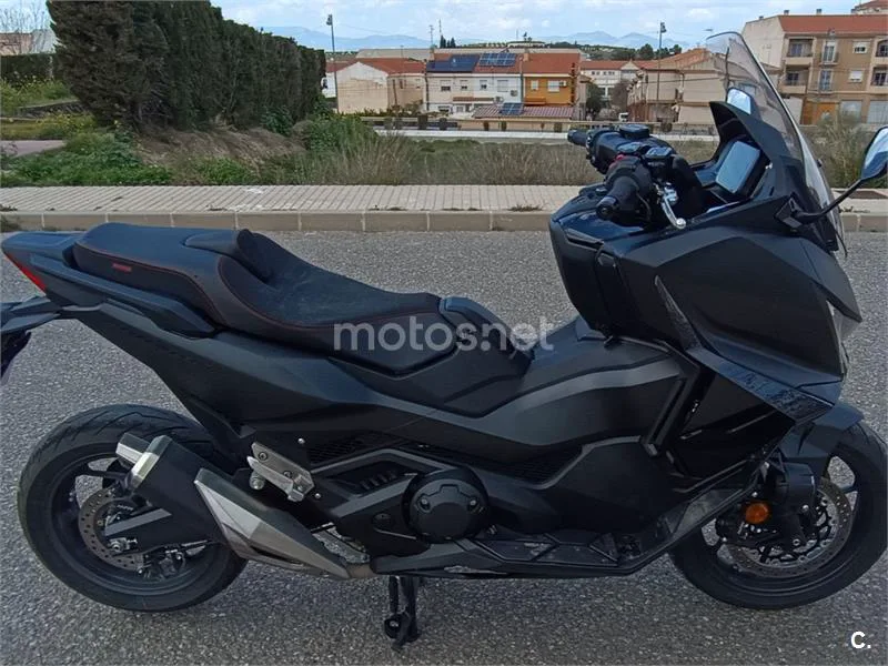 Honda Forza 750 - Vista 7
