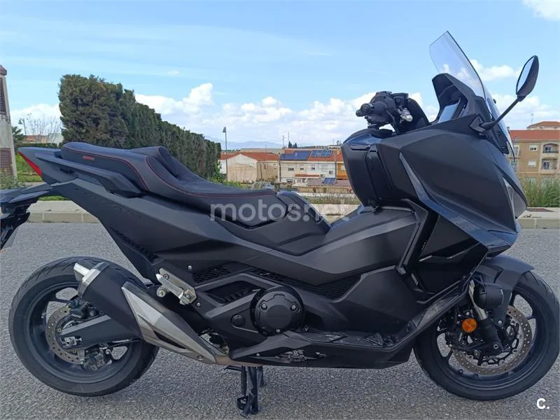 Honda Forza 750 - Vista 8